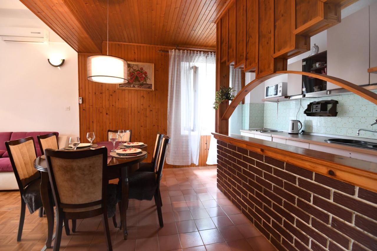 Apartmani Erna Pasman Bagian luar foto
