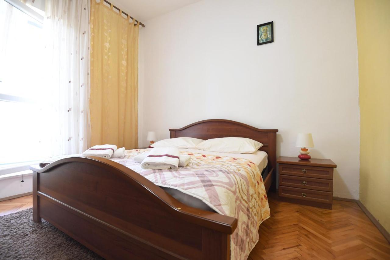Apartmani Erna Pasman Bagian luar foto