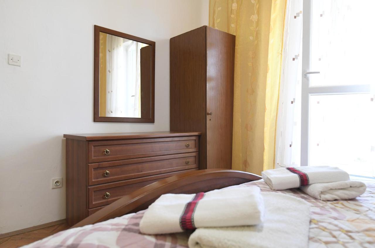 Apartmani Erna Pasman Bagian luar foto