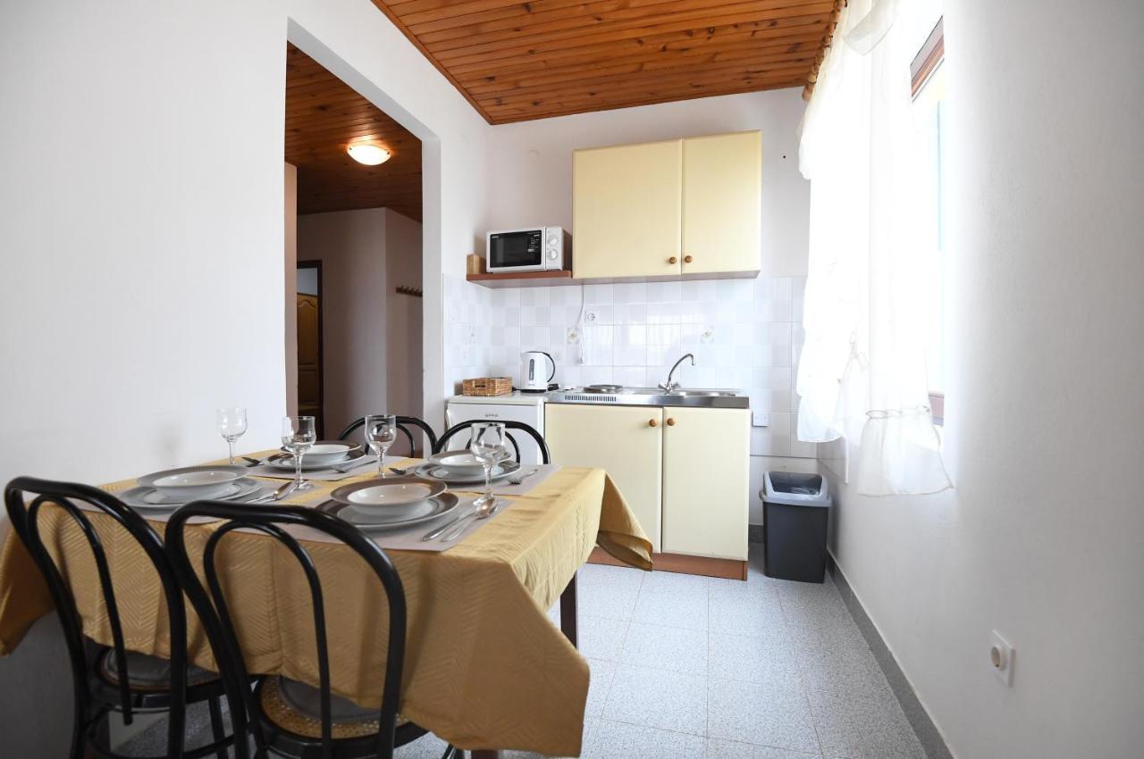 Apartmani Erna Pasman Bagian luar foto