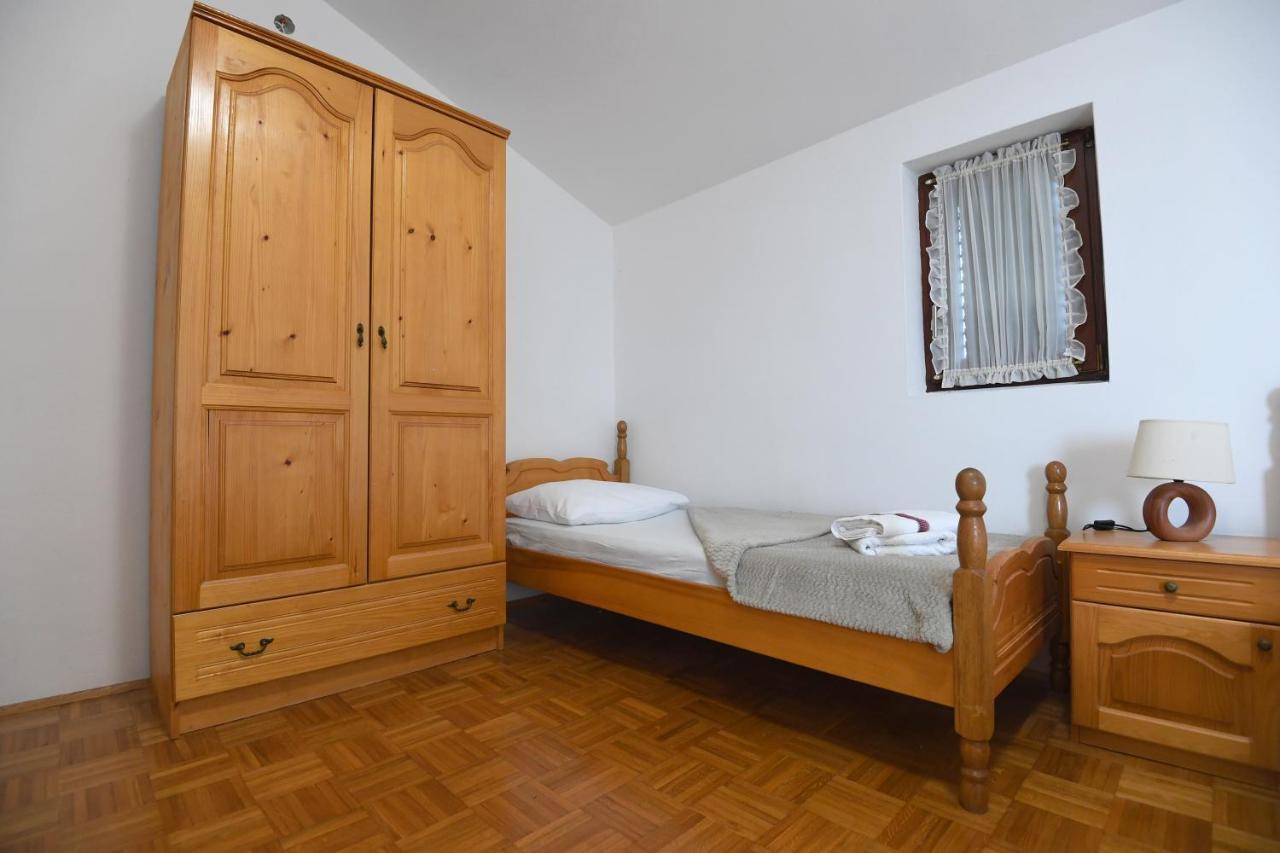Apartmani Erna Pasman Bagian luar foto