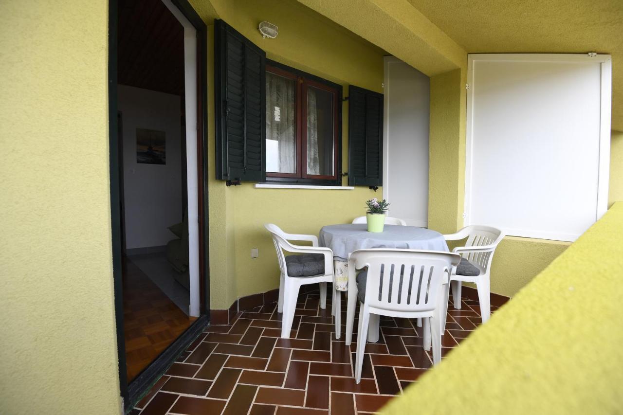 Apartmani Erna Pasman Bagian luar foto